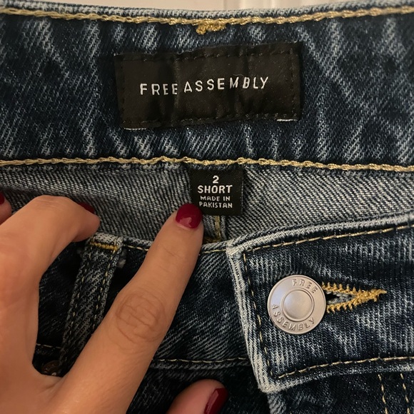 Free Assembly Jeans - Picture 2 of 3